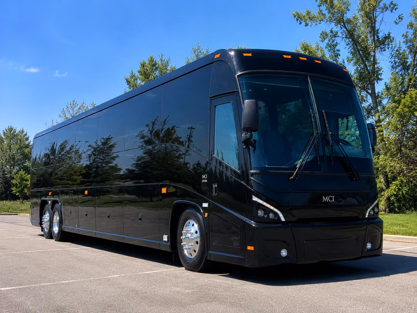 why corporate groups choose charter buses for twin cities sports suite events